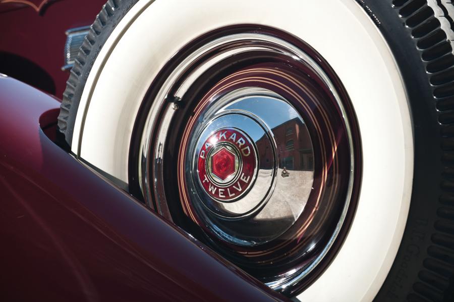  Packard Twelve Convertible Victoria 1937 года  (фото 15 из 26)